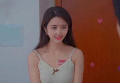 Sau khi trải nghiệm mạng xã hội của Yu Meng, cô bạn mới quen đã bị cuốn vào những tình huống khêu gợi không ngờ tới.