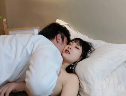 Rụt rè cùng cô nàng mới làm quen xôn xao suốt đêm tại khách sạn